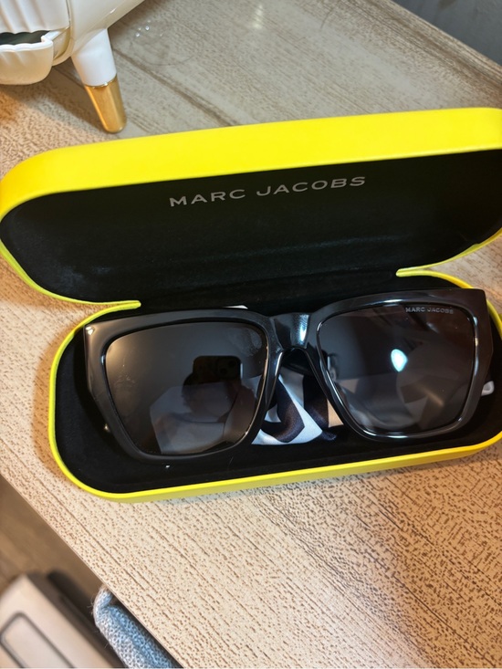 Marc Jacobs Accessories - Marc Jacobs Black Oversized Square Sunglasses